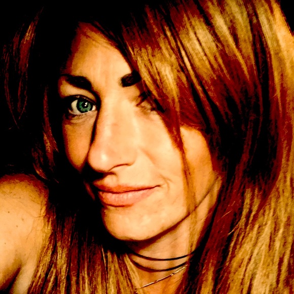 Welcome to my closet CHAOS! - Picture 2 of 9